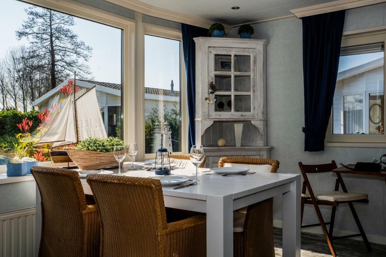 Chaletparc Krabbenkreek Zeeland - Chalet 50 Sint Annaland Bagian luar foto